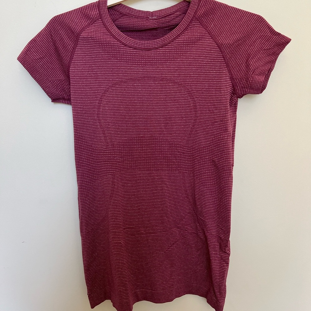 Lululemon shirt size 6